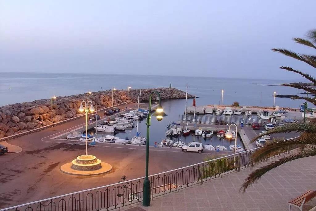 2 Bedroom Apartment, 150 M. From Beach And Centre Of Villaricos Kültér fotó